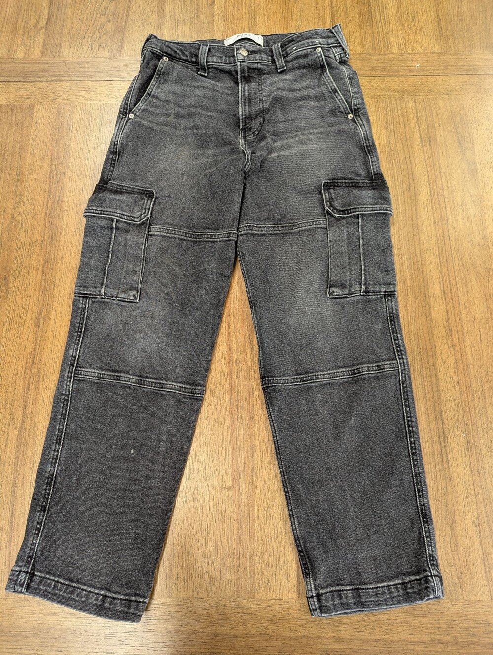 Hollister washed grey baggy cargo jeans. Size 30.